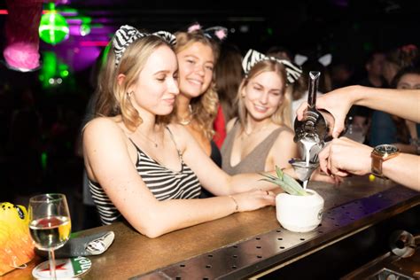 nightlife in amsterdam for singles.